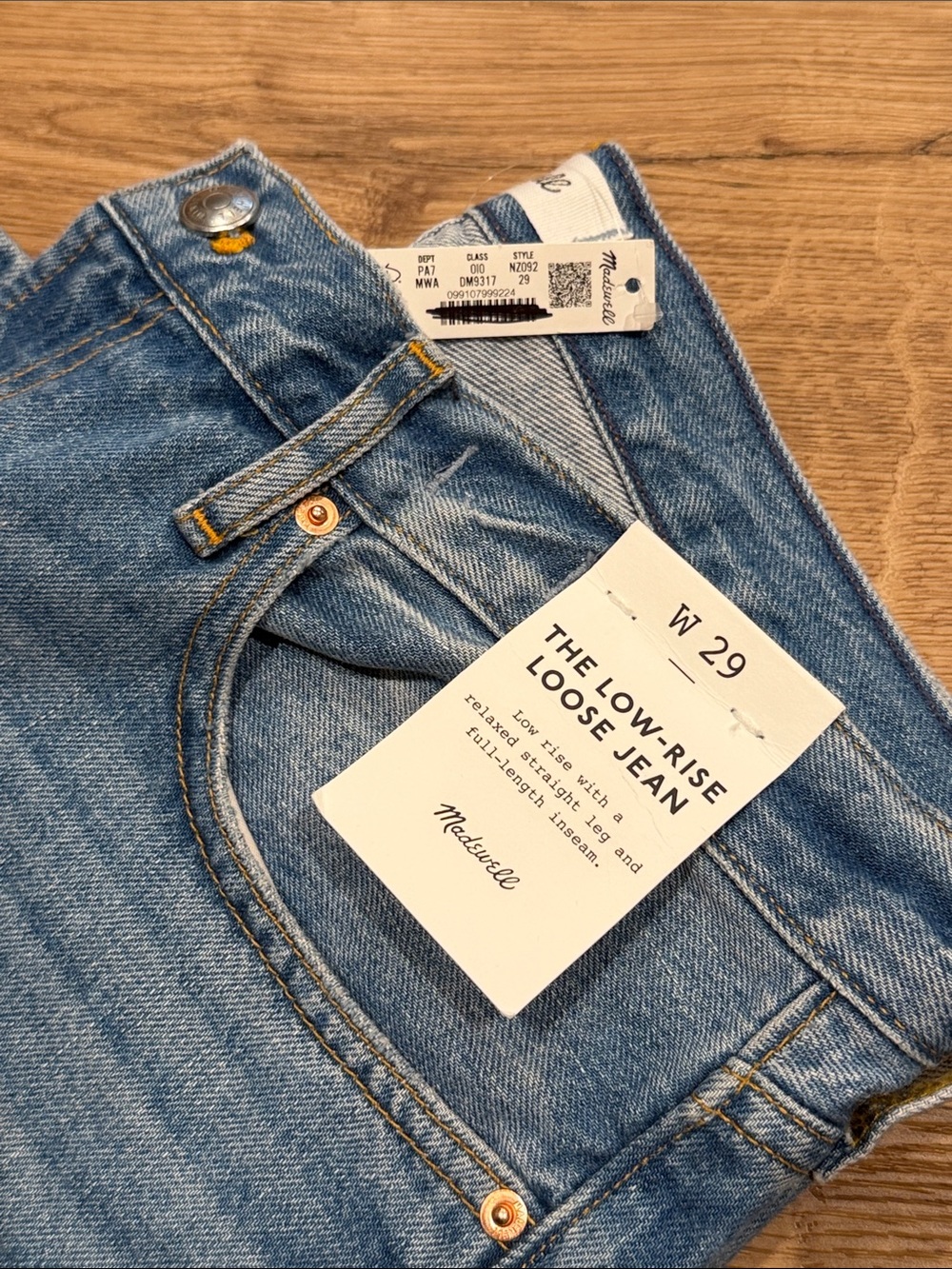 Madewell The Low-Rise Loose Jean - Picture 13 of 13